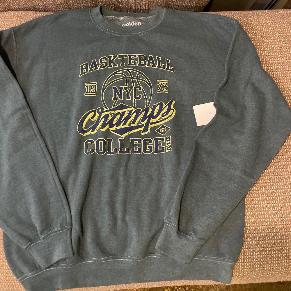 NWT Urban Outfitters M/L Graphic Sweatshirt in Blue and Yellow NYC Basketball